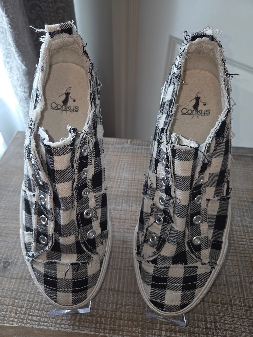 Corky's Babalu Plaid Distressed Slip-on Sneaker Size 10